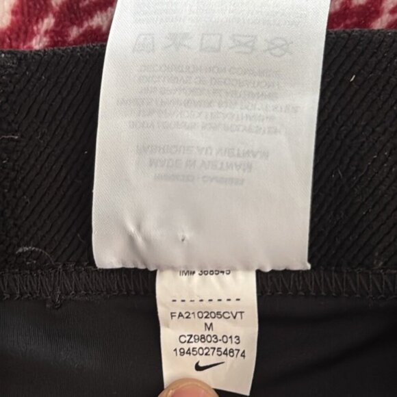 Nike Pro Medium Black Cropped Legging - Picture 7 of 11